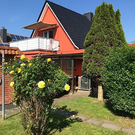 Апартаменты Golfhues-Simone-Eg-Appartement-Mit-Grossem-Garten
